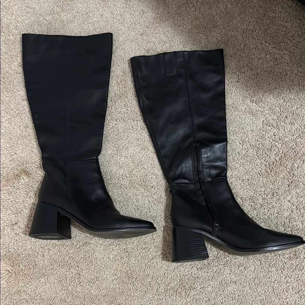 Black Knee-High Leather Boots